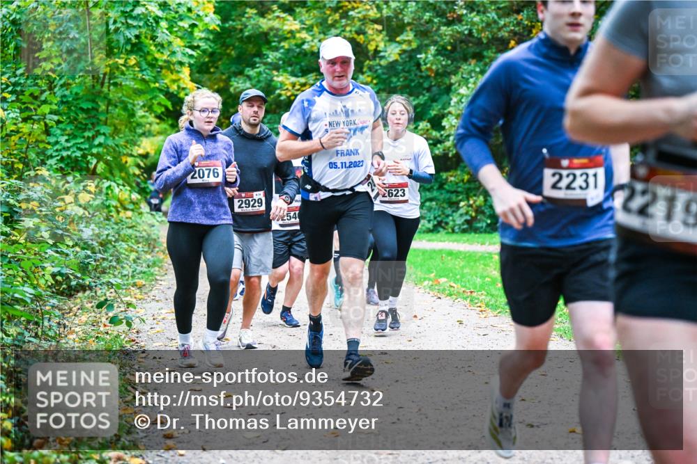 12.10.2025 - Bramfelder Halbmarathon 2025 Dr. Thomas Lammeyer http://msf.ph/oto/9354732 12.10.2025 10:51:15 Laufen 2076, 2929, 54, 05, 11, 2023, 2623, 2231, 2219 meine-sportfotos.de