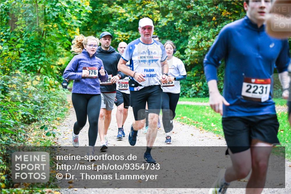 12.10.2025 - Bramfelder Halbmarathon 2025 Dr. Thomas Lammeyer http://msf.ph/oto/9354733 12.10.2025 10:51:15 Laufen 976, 2540, 11, 2023, 2231 meine-sportfotos.de