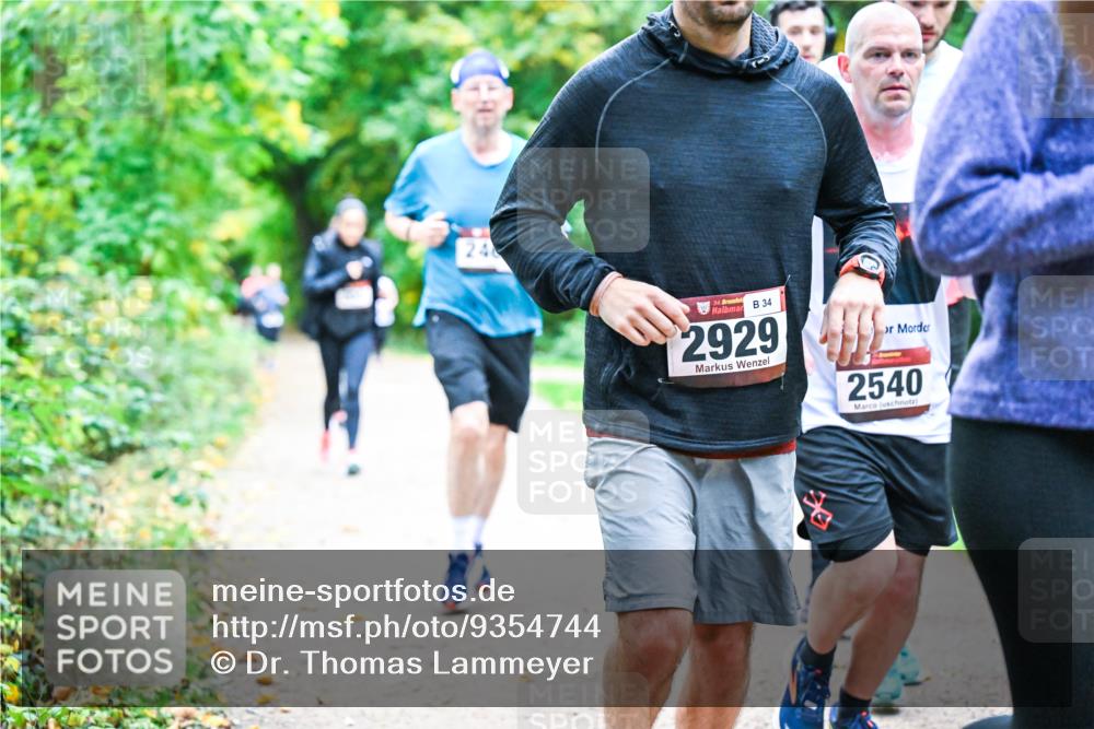 12.10.2025 - Bramfelder Halbmarathon 2025 Dr. Thomas Lammeyer http://msf.ph/oto/9354744 12.10.2025 10:51:17 Laufen 24, 34, 34, 2929, 2540 meine-sportfotos.de