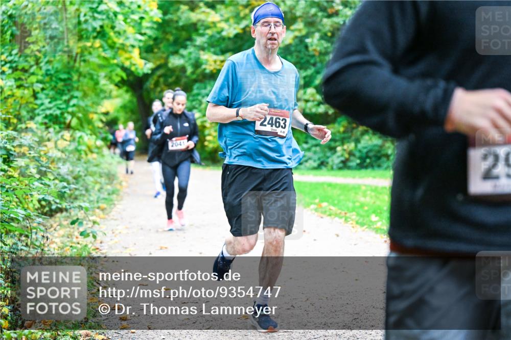 12.10.2025 - Bramfelder Halbmarathon 2025 Dr. Thomas Lammeyer http://msf.ph/oto/9354747 12.10.2025 10:51:18 Laufen 2041, 2463, 49, 29 meine-sportfotos.de