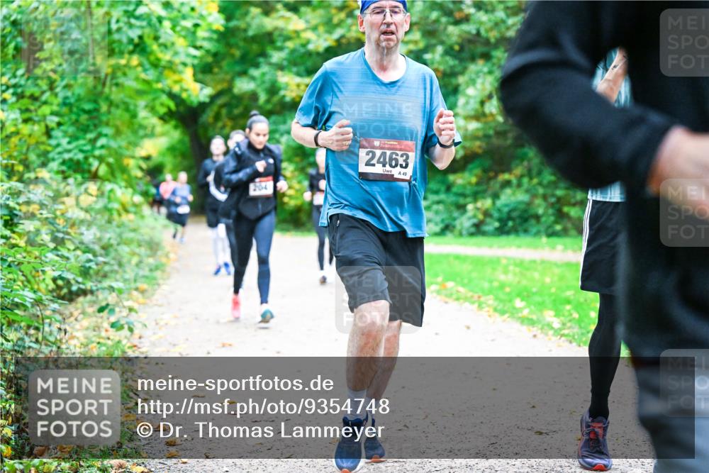 12.10.2025 - Bramfelder Halbmarathon 2025 Dr. Thomas Lammeyer http://msf.ph/oto/9354748 12.10.2025 10:51:18 Laufen 204, 2463, 49 meine-sportfotos.de