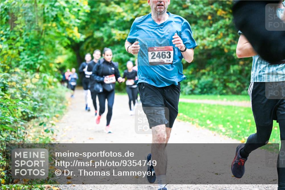 12.10.2025 - Bramfelder Halbmarathon 2025 Dr. Thomas Lammeyer http://msf.ph/oto/9354749 12.10.2025 10:51:18 Laufen 4, 2463, 49 meine-sportfotos.de
