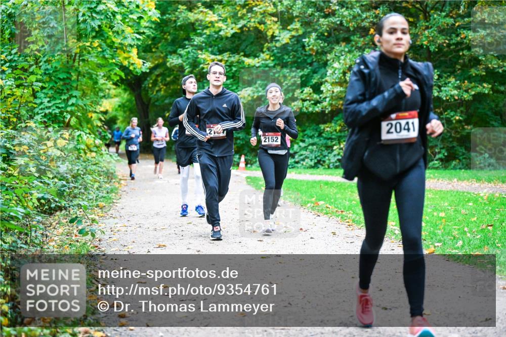 12.10.2025 - Bramfelder Halbmarathon 2025 Dr. Thomas Lammeyer http://msf.ph/oto/9354761 12.10.2025 10:51:20 Laufen 2041, 2152 meine-sportfotos.de