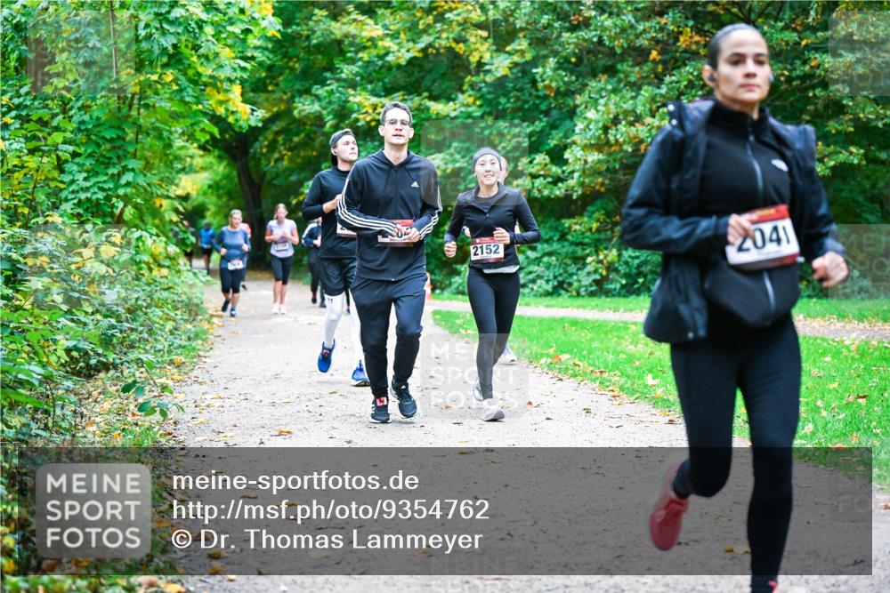 12.10.2025 - Bramfelder Halbmarathon 2025 Dr. Thomas Lammeyer http://msf.ph/oto/9354762 12.10.2025 10:51:20 Laufen 2152, 2041 meine-sportfotos.de