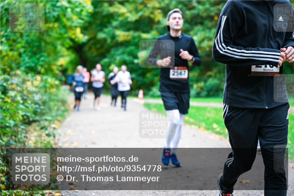 12.10.2025 - Bramfelder Halbmarathon 2025 Dr. Thomas Lammeyer http://msf.ph/oto/9354778 12.10.2025 10:51:23 Laufen 2567 meine-sportfotos.de