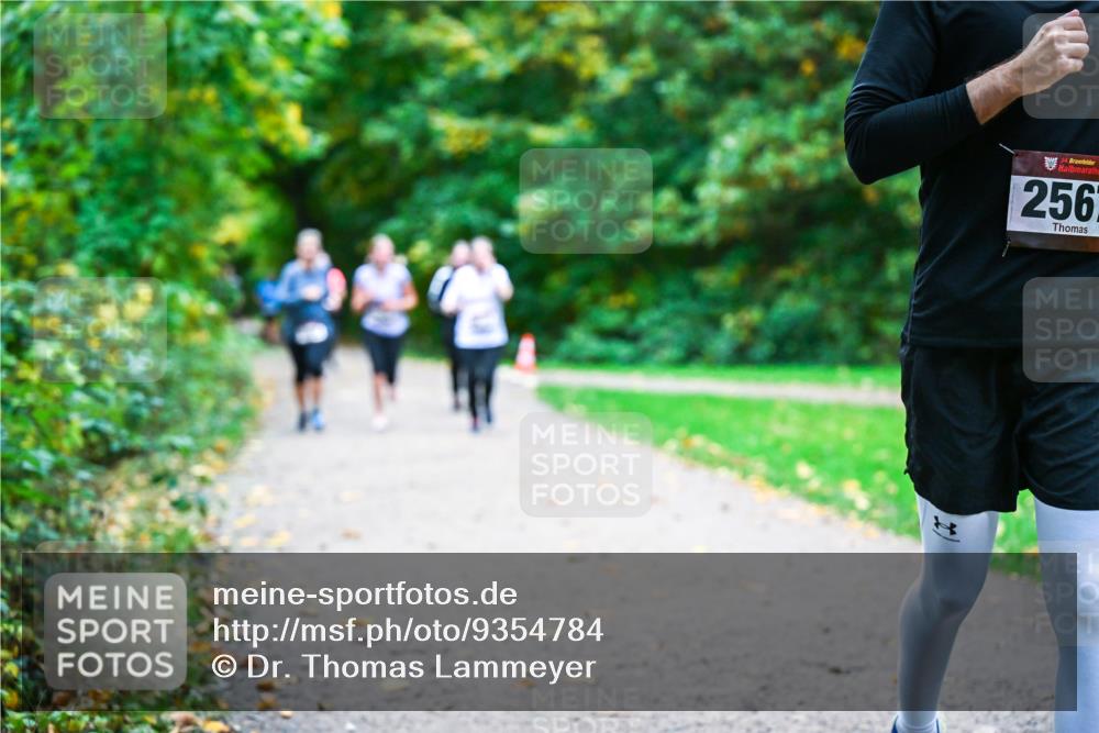 12.10.2025 - Bramfelder Halbmarathon 2025 Dr. Thomas Lammeyer http://msf.ph/oto/9354784 12.10.2025 10:51:24 Laufen 34, 256 meine-sportfotos.de