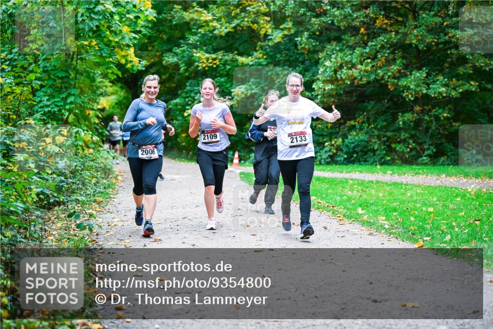 12.10.2025 - Bramfelder Halbmarathon 2025 Dr. Thomas Lammeyer http://msf.ph/oto/9354800 12.10.2025 10:51:27 Laufen 2006, 2109, 2133 meine-sportfotos.de