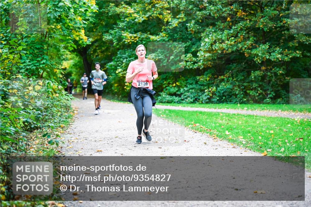 12.10.2025 - Bramfelder Halbmarathon 2025 Dr. Thomas Lammeyer http://msf.ph/oto/9354827 12.10.2025 10:51:32 Laufen 2120 meine-sportfotos.de