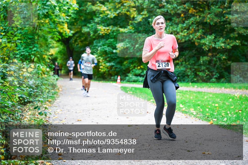12.10.2025 - Bramfelder Halbmarathon 2025 Dr. Thomas Lammeyer http://msf.ph/oto/9354838 12.10.2025 10:51:33 Laufen 2120 meine-sportfotos.de