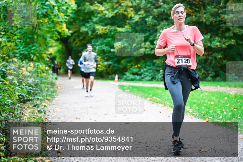 12.10.2025 - Bramfelder Halbmarathon 2025 Dr. Thomas Lammeyer http://msf.ph/oto/9354841 12.10.2025 10:51:34 Laufen 2120 meine-sportfotos.de