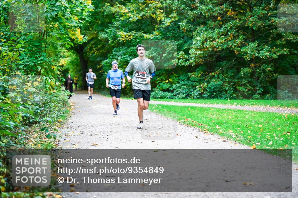 12.10.2025 - Bramfelder Halbmarathon 2025 Dr. Thomas Lammeyer http://msf.ph/oto/9354849 12.10.2025 10:51:35 Laufen 2854, 2298 meine-sportfotos.de