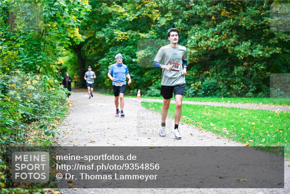 12.10.2025 - Bramfelder Halbmarathon 2025 Dr. Thomas Lammeyer http://msf.ph/oto/9354856 12.10.2025 10:51:36 Laufen 2854, 298 meine-sportfotos.de