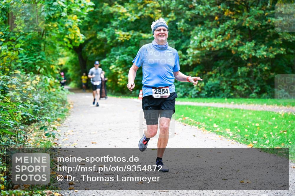 12.10.2025 - Bramfelder Halbmarathon 2025 Dr. Thomas Lammeyer http://msf.ph/oto/9354872 12.10.2025 10:51:39 Laufen 2854, 56 meine-sportfotos.de