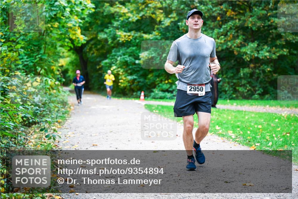 12.10.2025 - Bramfelder Halbmarathon 2025 Dr. Thomas Lammeyer http://msf.ph/oto/9354894 12.10.2025 10:51:46 Laufen 2950, 52 meine-sportfotos.de