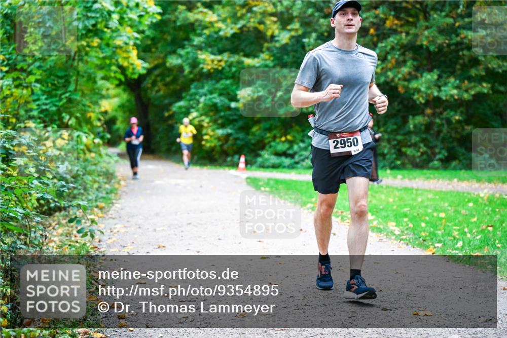 12.10.2025 - Bramfelder Halbmarathon 2025 Dr. Thomas Lammeyer http://msf.ph/oto/9354895 12.10.2025 10:51:46 Laufen 2950, 52 meine-sportfotos.de