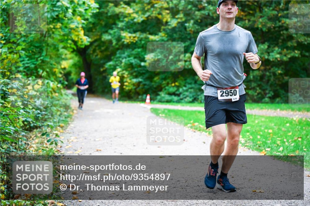 12.10.2025 - Bramfelder Halbmarathon 2025 Dr. Thomas Lammeyer http://msf.ph/oto/9354897 12.10.2025 10:51:46 Laufen 2950, 52 meine-sportfotos.de