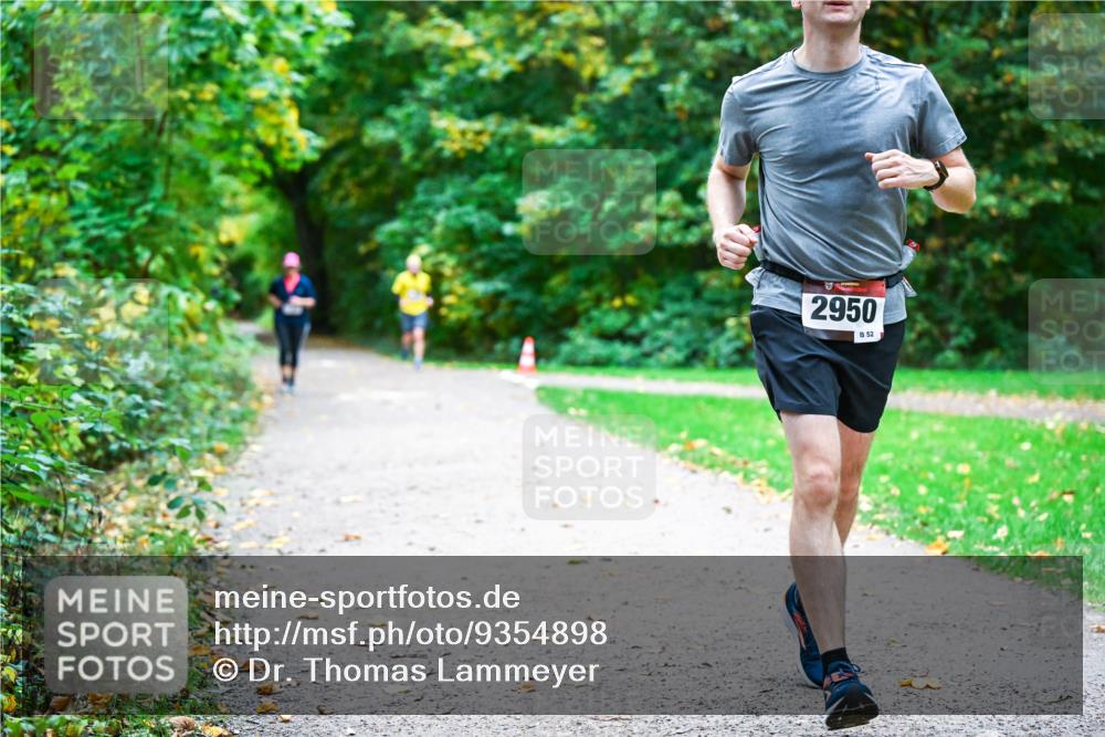 12.10.2025 - Bramfelder Halbmarathon 2025 Dr. Thomas Lammeyer http://msf.ph/oto/9354898 12.10.2025 10:51:46 Laufen 2950, 52 meine-sportfotos.de
