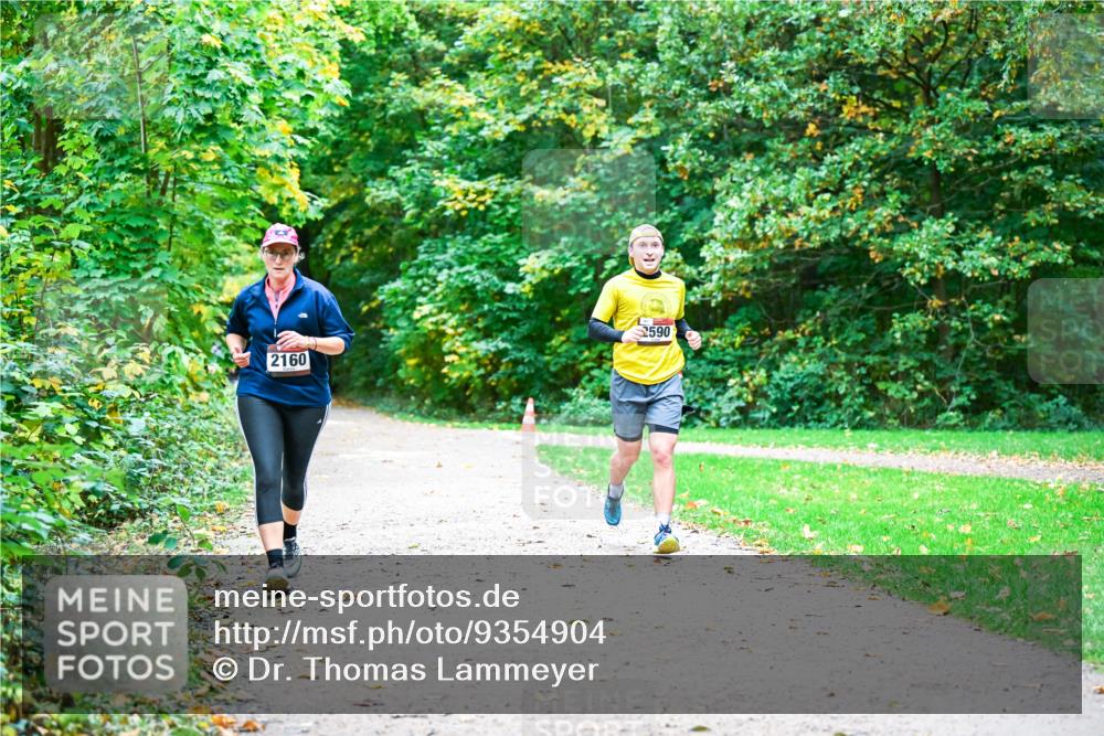 12.10.2025 - Bramfelder Halbmarathon 2025 Dr. Thomas Lammeyer http://msf.ph/oto/9354904 12.10.2025 10:51:53 Laufen 2590, 2160 meine-sportfotos.de