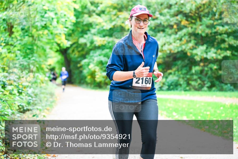 12.10.2025 - Bramfelder Halbmarathon 2025 Dr. Thomas Lammeyer http://msf.ph/oto/9354921 12.10.2025 10:51:56 Laufen 2160 meine-sportfotos.de