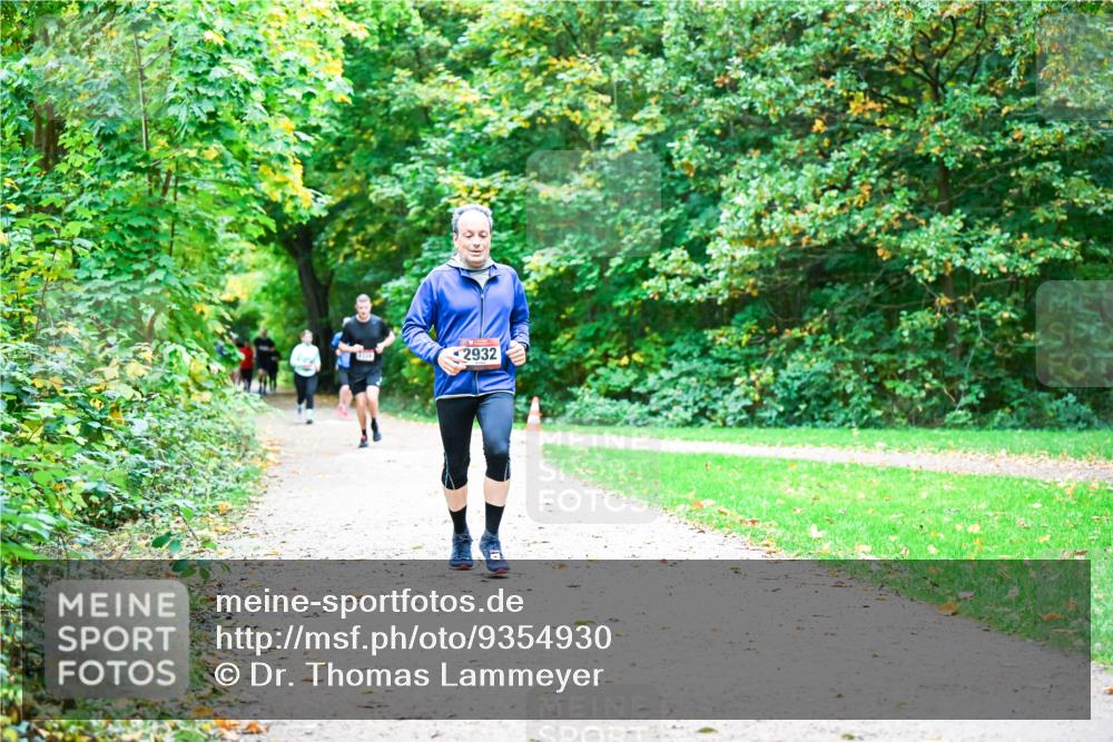 12.10.2025 - Bramfelder Halbmarathon 2025 Dr. Thomas Lammeyer http://msf.ph/oto/9354930 12.10.2025 10:52:04 Laufen 2932 meine-sportfotos.de