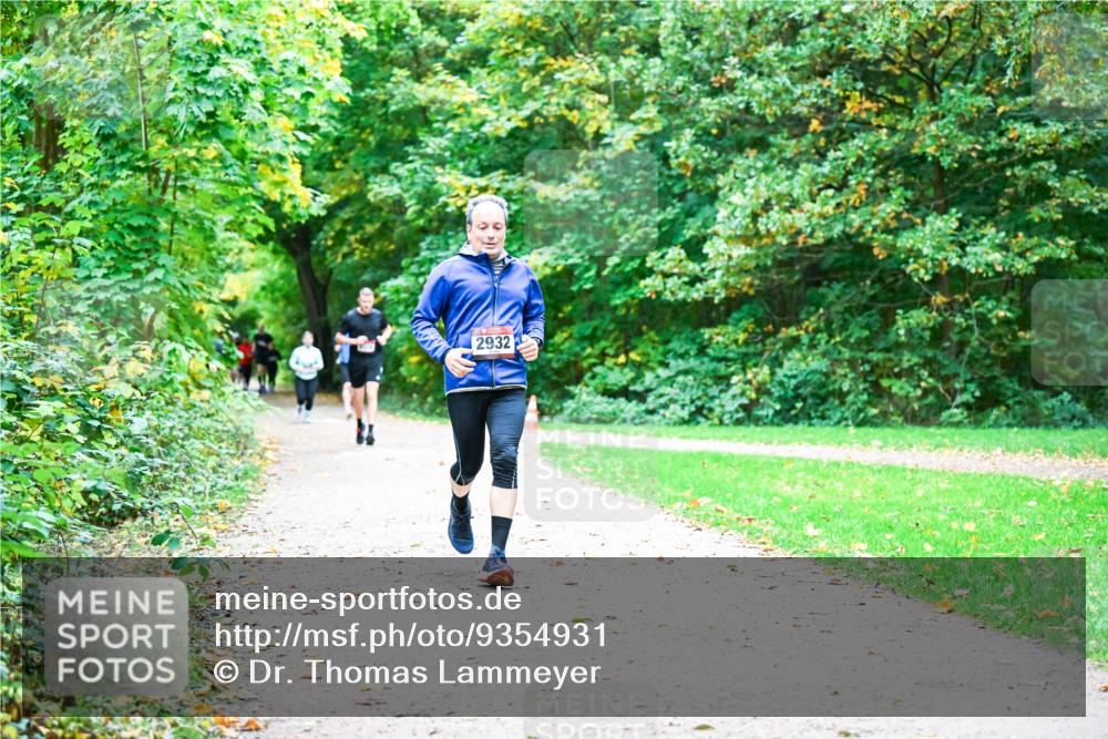 12.10.2025 - Bramfelder Halbmarathon 2025 Dr. Thomas Lammeyer http://msf.ph/oto/9354931 12.10.2025 10:52:04 Laufen 2932 meine-sportfotos.de