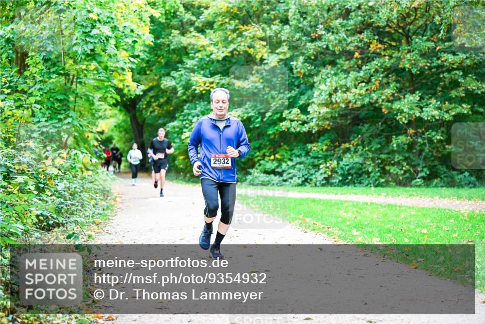 12.10.2025 - Bramfelder Halbmarathon 2025 Dr. Thomas Lammeyer http://msf.ph/oto/9354932 12.10.2025 10:52:04 Laufen 2932 meine-sportfotos.de