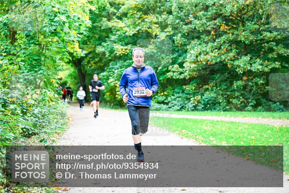 12.10.2025 - Bramfelder Halbmarathon 2025 Dr. Thomas Lammeyer http://msf.ph/oto/9354934 12.10.2025 10:52:04 Laufen 2932 meine-sportfotos.de