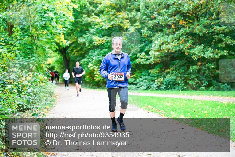 12.10.2025 - Bramfelder Halbmarathon 2025 Dr. Thomas Lammeyer http://msf.ph/oto/9354935 12.10.2025 10:52:04 Laufen 2932 meine-sportfotos.de
