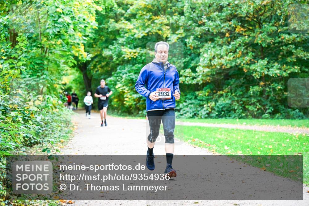 12.10.2025 - Bramfelder Halbmarathon 2025 Dr. Thomas Lammeyer http://msf.ph/oto/9354936 12.10.2025 10:52:05 Laufen 2932 meine-sportfotos.de