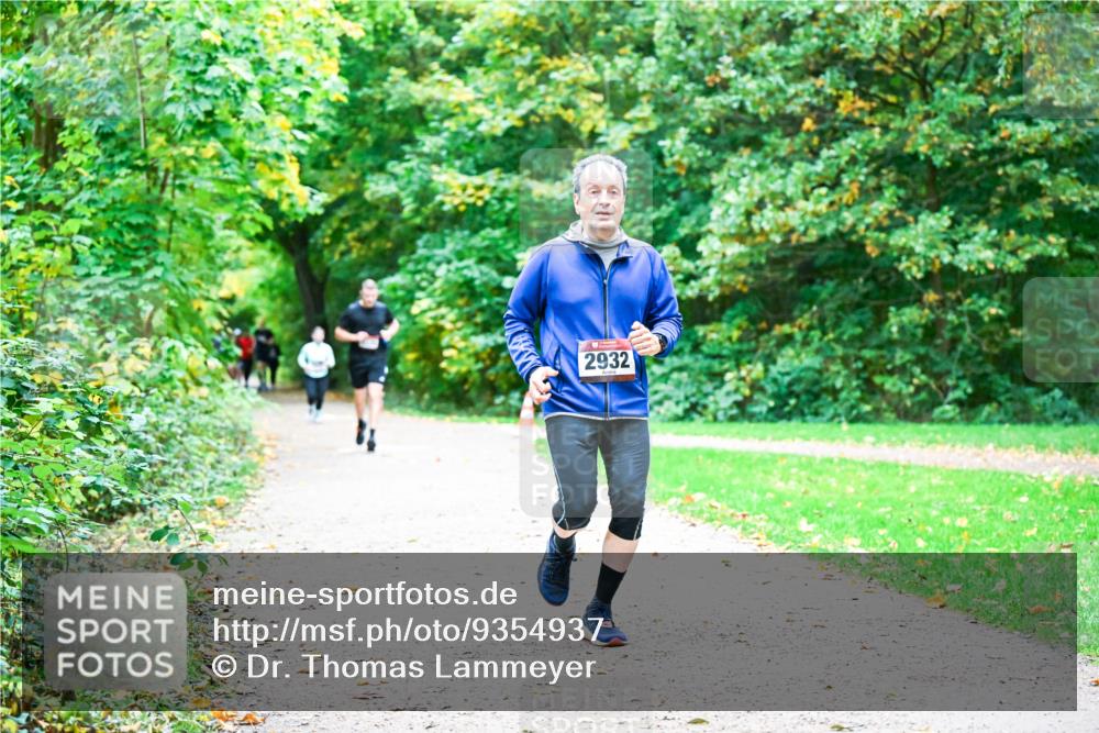 12.10.2025 - Bramfelder Halbmarathon 2025 Dr. Thomas Lammeyer http://msf.ph/oto/9354937 12.10.2025 10:52:05 Laufen 2932 meine-sportfotos.de