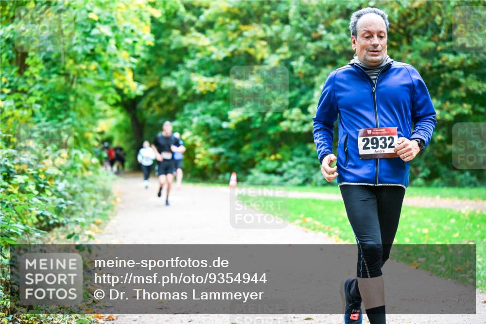 12.10.2025 - Bramfelder Halbmarathon 2025 Dr. Thomas Lammeyer http://msf.ph/oto/9354944 12.10.2025 10:52:06 Laufen 2932 meine-sportfotos.de