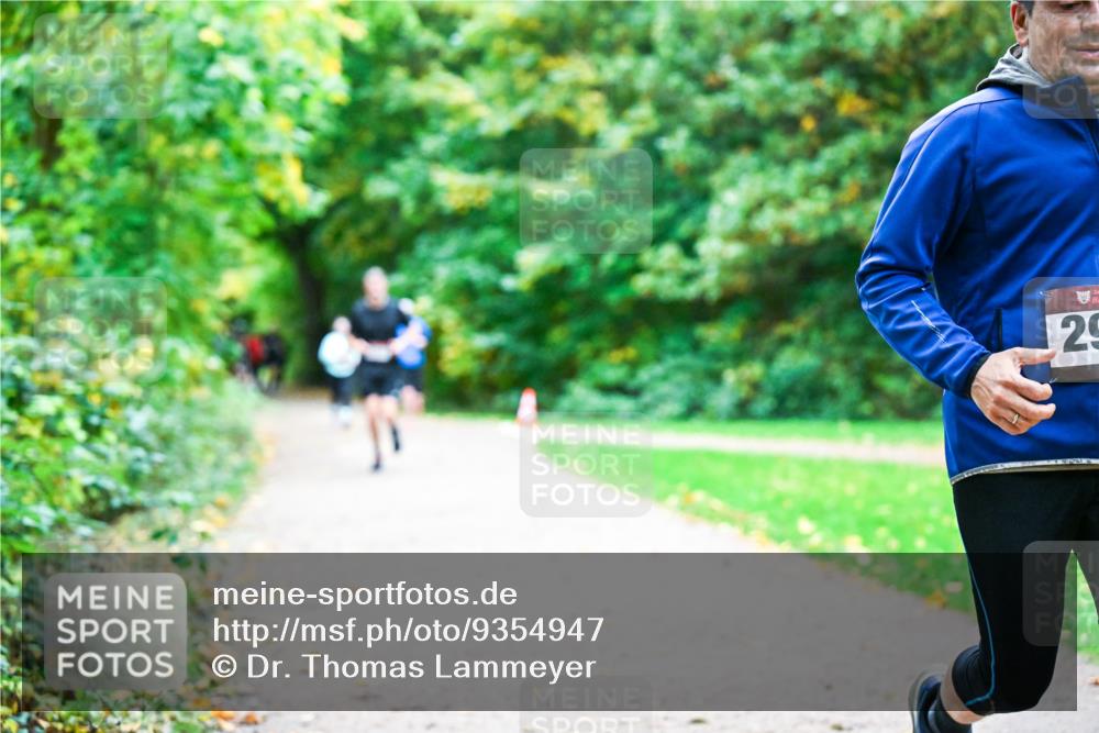 12.10.2025 - Bramfelder Halbmarathon 2025 Dr. Thomas Lammeyer http://msf.ph/oto/9354947 12.10.2025 10:52:06 Laufen 29 meine-sportfotos.de