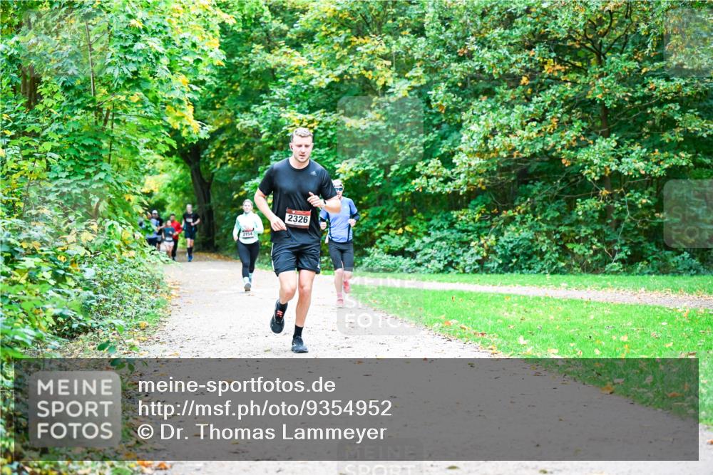 12.10.2025 - Bramfelder Halbmarathon 2025 Dr. Thomas Lammeyer http://msf.ph/oto/9354952 12.10.2025 10:52:09 Laufen 2154, 2326 meine-sportfotos.de