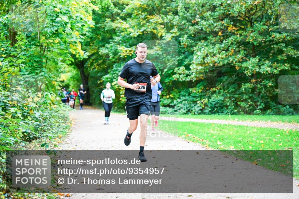 12.10.2025 - Bramfelder Halbmarathon 2025 Dr. Thomas Lammeyer http://msf.ph/oto/9354957 12.10.2025 10:52:09 Laufen 26 meine-sportfotos.de