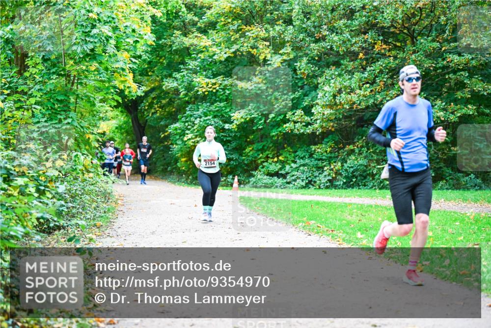 12.10.2025 - Bramfelder Halbmarathon 2025 Dr. Thomas Lammeyer http://msf.ph/oto/9354970 12.10.2025 10:52:12 Laufen 2154 meine-sportfotos.de