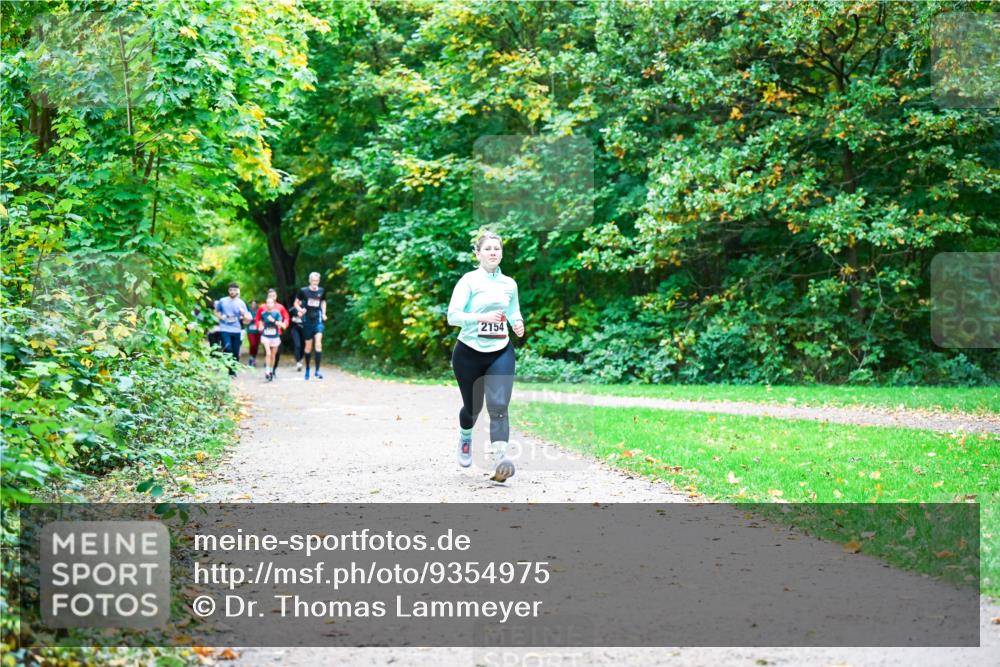 12.10.2025 - Bramfelder Halbmarathon 2025 Dr. Thomas Lammeyer http://msf.ph/oto/9354975 12.10.2025 10:52:13 Laufen 2154 meine-sportfotos.de