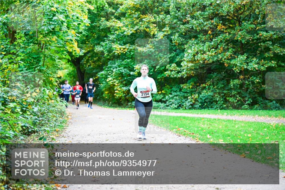12.10.2025 - Bramfelder Halbmarathon 2025 Dr. Thomas Lammeyer http://msf.ph/oto/9354977 12.10.2025 10:52:13 Laufen 2154 meine-sportfotos.de