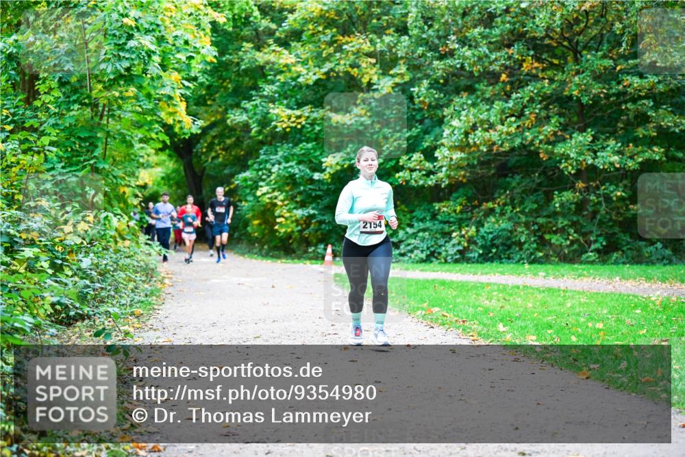 12.10.2025 - Bramfelder Halbmarathon 2025 Dr. Thomas Lammeyer http://msf.ph/oto/9354980 12.10.2025 10:52:14 Laufen 2154 meine-sportfotos.de