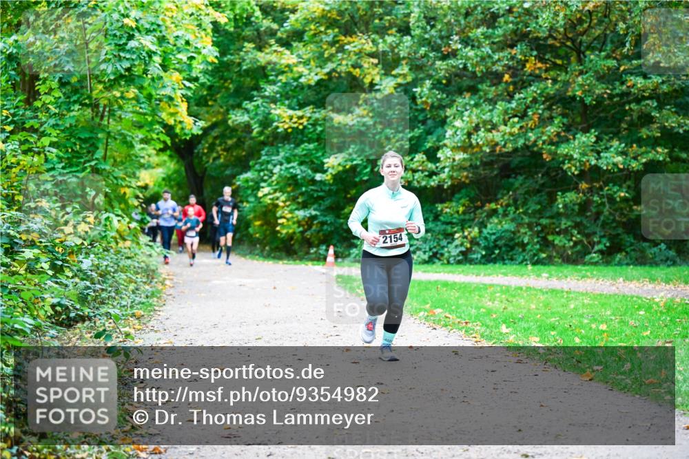 12.10.2025 - Bramfelder Halbmarathon 2025 Dr. Thomas Lammeyer http://msf.ph/oto/9354982 12.10.2025 10:52:14 Laufen 2154 meine-sportfotos.de