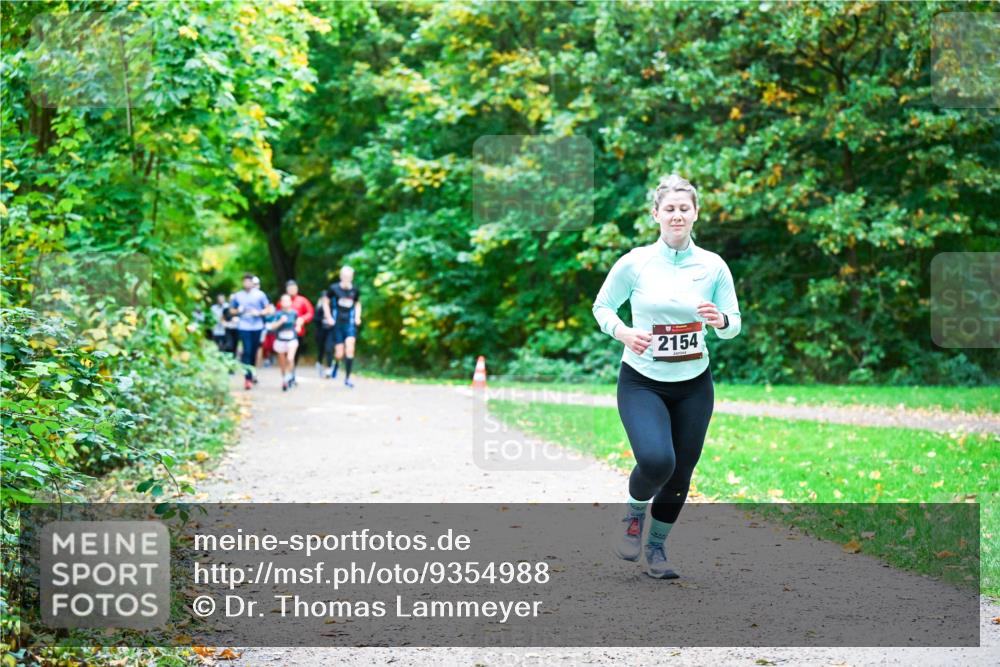 12.10.2025 - Bramfelder Halbmarathon 2025 Dr. Thomas Lammeyer http://msf.ph/oto/9354988 12.10.2025 10:52:15 Laufen 2154 meine-sportfotos.de