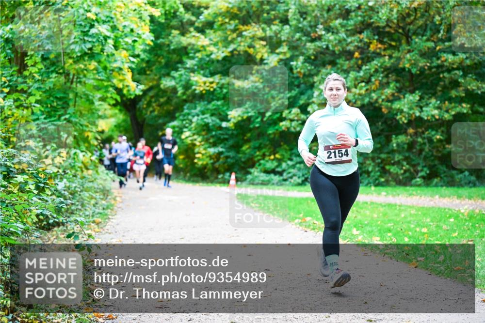 12.10.2025 - Bramfelder Halbmarathon 2025 Dr. Thomas Lammeyer http://msf.ph/oto/9354989 12.10.2025 10:52:15 Laufen 2154 meine-sportfotos.de