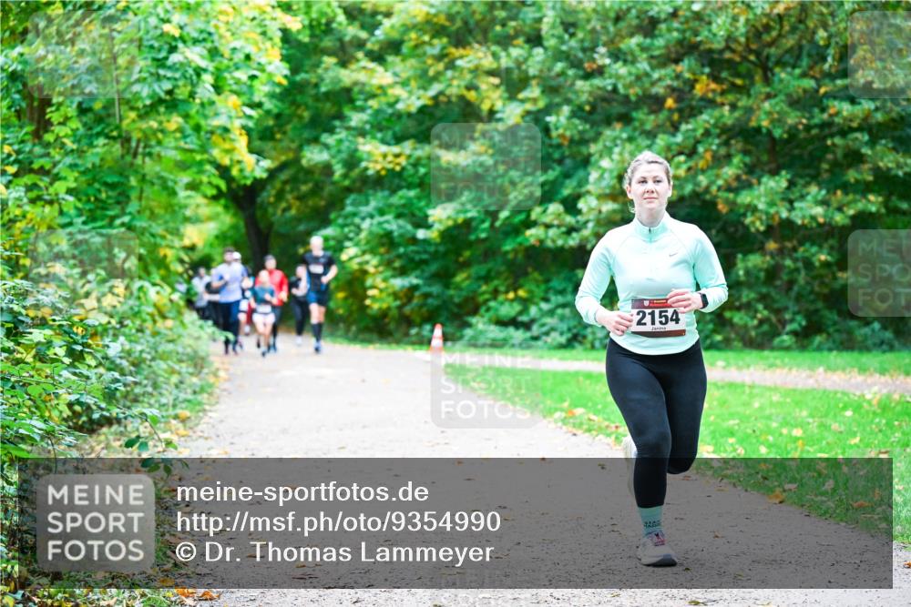12.10.2025 - Bramfelder Halbmarathon 2025 Dr. Thomas Lammeyer http://msf.ph/oto/9354990 12.10.2025 10:52:15 Laufen 2154 meine-sportfotos.de