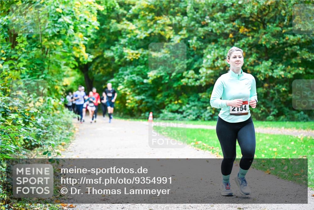 12.10.2025 - Bramfelder Halbmarathon 2025 Dr. Thomas Lammeyer http://msf.ph/oto/9354991 12.10.2025 10:52:15 Laufen 2154 meine-sportfotos.de