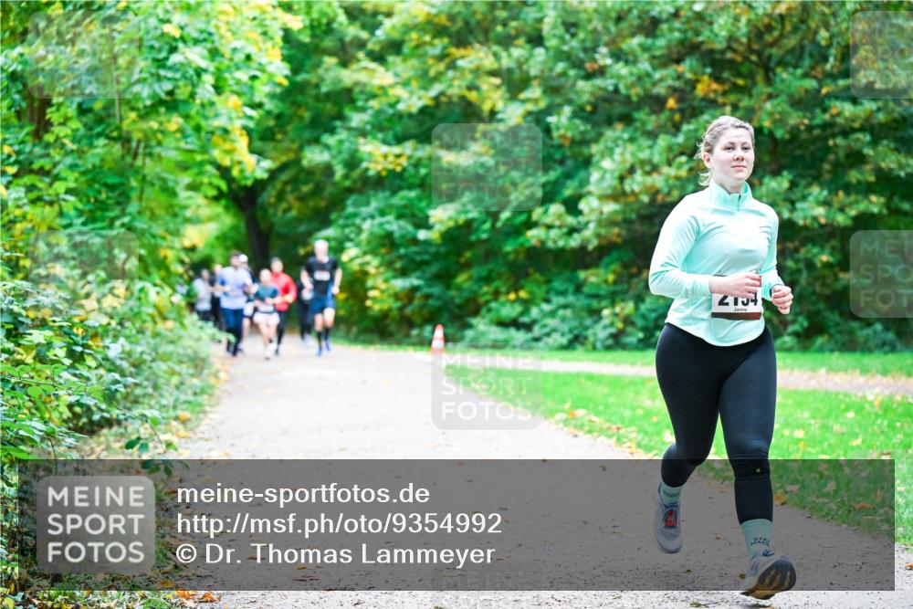12.10.2025 - Bramfelder Halbmarathon 2025 Dr. Thomas Lammeyer http://msf.ph/oto/9354992 12.10.2025 10:52:15 Laufen 17 meine-sportfotos.de