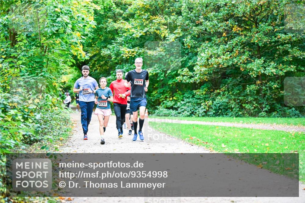 12.10.2025 - Bramfelder Halbmarathon 2025 Dr. Thomas Lammeyer http://msf.ph/oto/9354998 12.10.2025 10:52:21 Laufen 292, 2737, 2614 meine-sportfotos.de