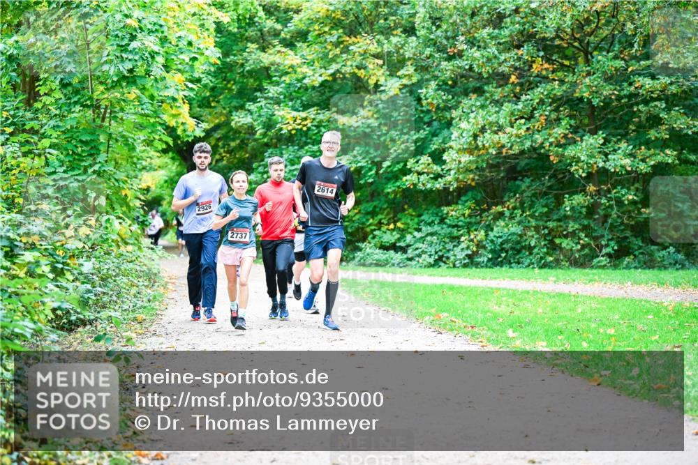 12.10.2025 - Bramfelder Halbmarathon 2025 Dr. Thomas Lammeyer http://msf.ph/oto/9355000 12.10.2025 10:52:21 Laufen 2926, 2737, 2614 meine-sportfotos.de