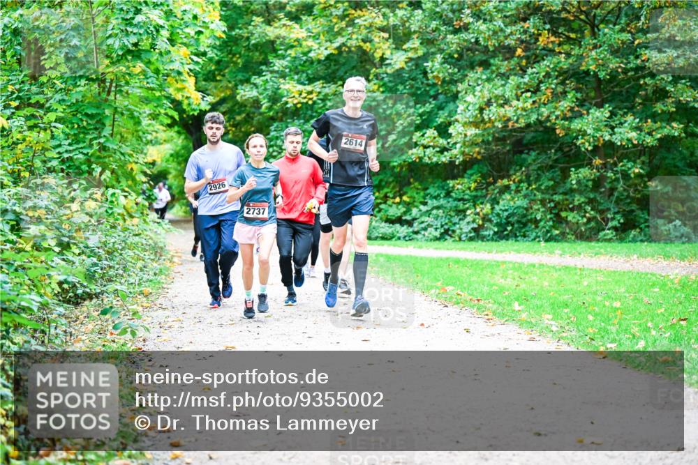12.10.2025 - Bramfelder Halbmarathon 2025 Dr. Thomas Lammeyer http://msf.ph/oto/9355002 12.10.2025 10:52:22 Laufen 2926, 2737, 2614 meine-sportfotos.de
