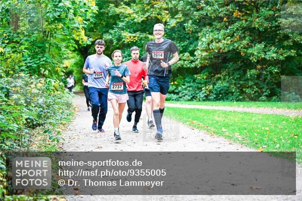 12.10.2025 - Bramfelder Halbmarathon 2025 Dr. Thomas Lammeyer http://msf.ph/oto/9355005 12.10.2025 10:52:22 Laufen 2926, 2737, 2614 meine-sportfotos.de