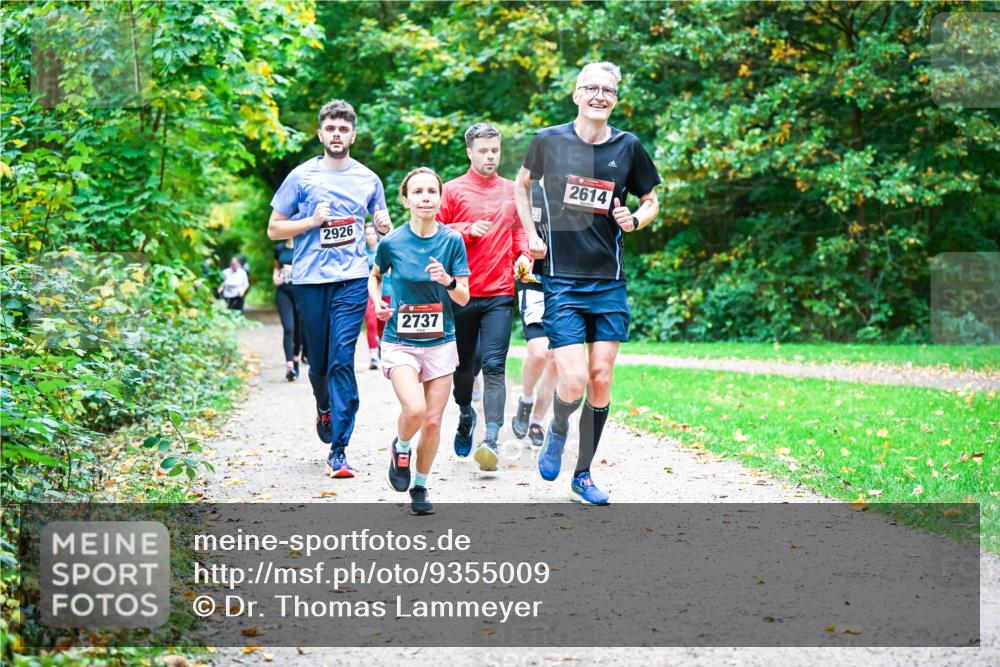 12.10.2025 - Bramfelder Halbmarathon 2025 Dr. Thomas Lammeyer http://msf.ph/oto/9355009 12.10.2025 10:52:23 Laufen 2926, 2737, 2614 meine-sportfotos.de