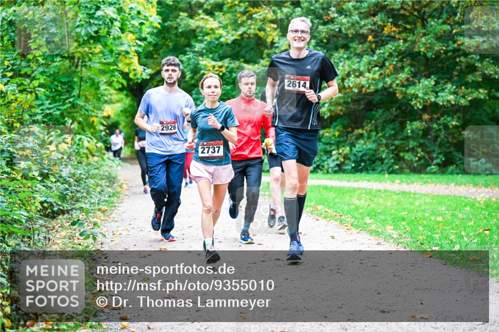 12.10.2025 - Bramfelder Halbmarathon 2025 Dr. Thomas Lammeyer http://msf.ph/oto/9355010 12.10.2025 10:52:23 Laufen 2926, 2737, 2614 meine-sportfotos.de